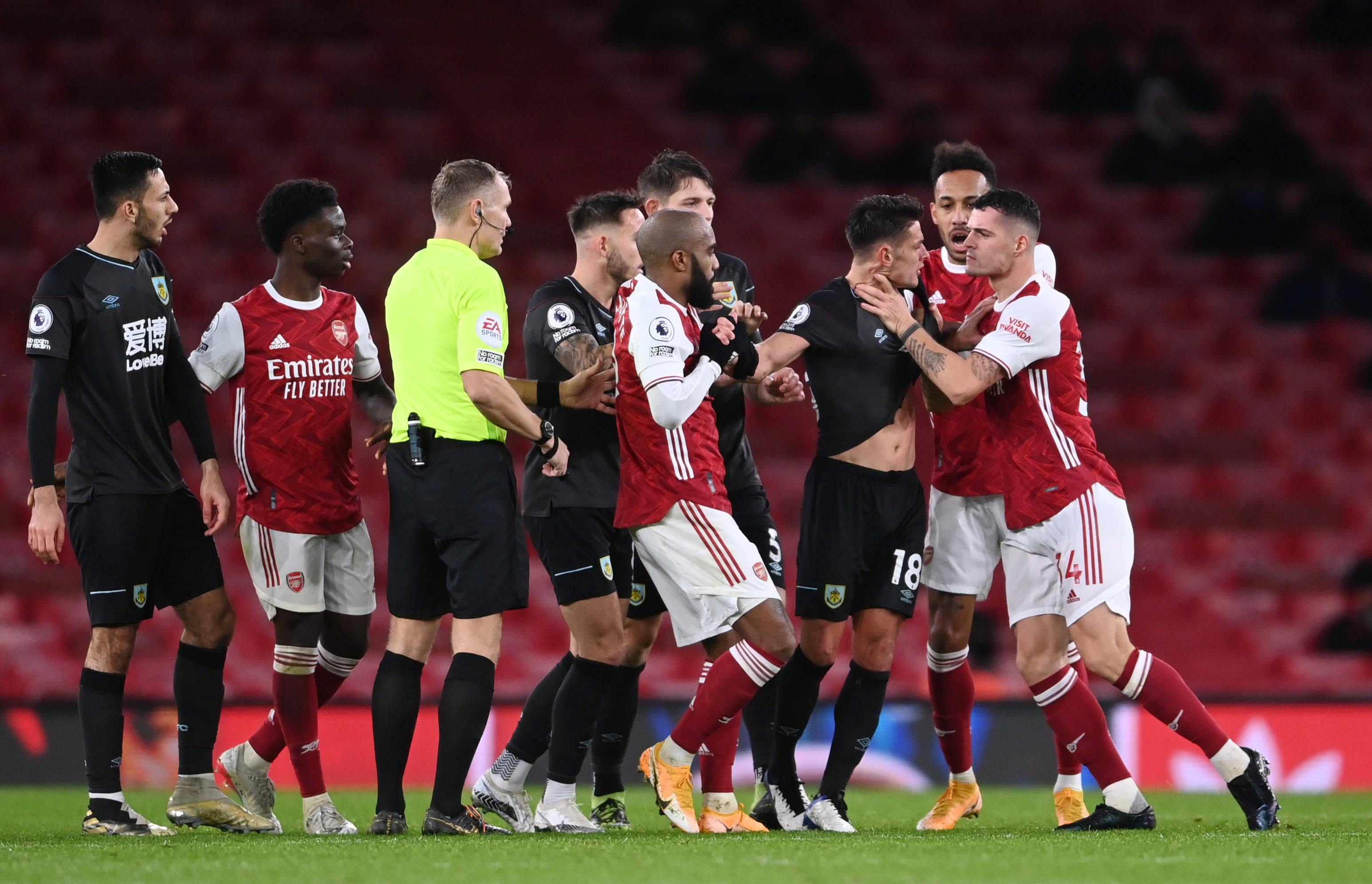 更揭示出球 更揭示出球